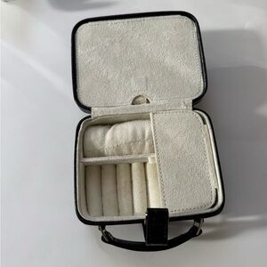 Bombay travel jewelry case, suede interior, black croc like exterior EUC